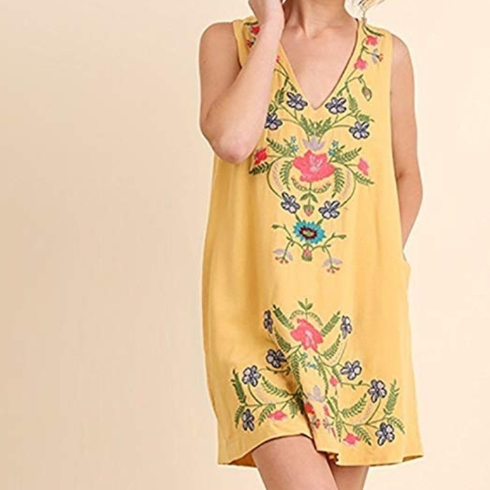 Embroidered tunic dress